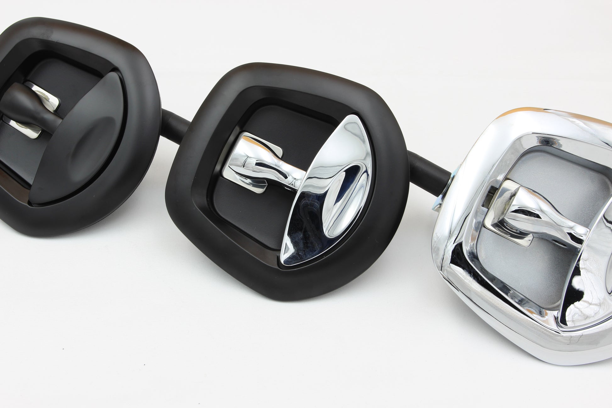 Whale Tail T-Handle Lock| 3-Point Compression Lock
Success
